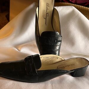 Ferragamo mules a timeless classic. Great w/  ladies suit, trousers or jeans  8M